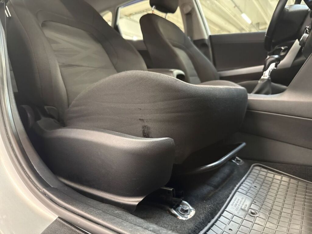 Kia Ceed 2013 Hopea