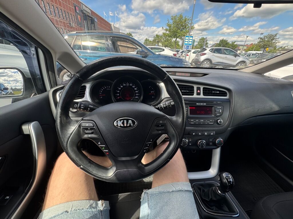 Kia Ceed 2013 Hopea