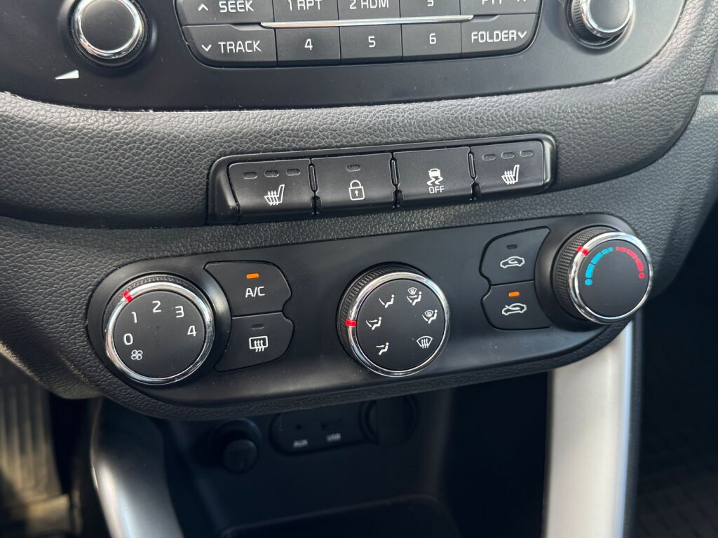 Kia Ceed 2013 Hopea