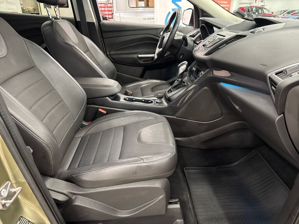 Ford Kuga 2013 Ruskea (beige)