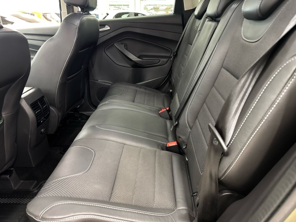 Ford Kuga 2013 Ruskea (beige)