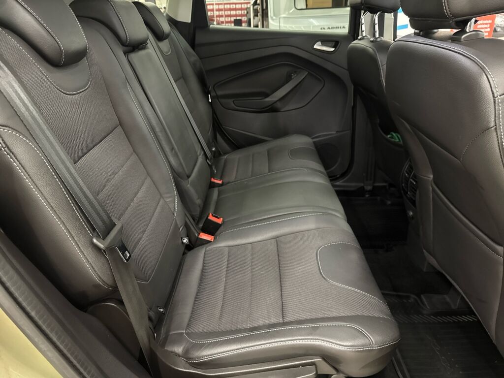 Ford Kuga 2013 Ruskea (beige)