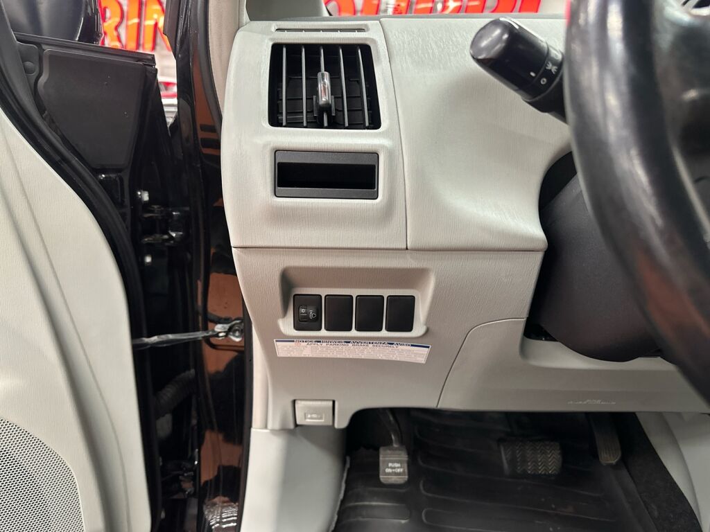 Toyota Prius+ 2013 Musta