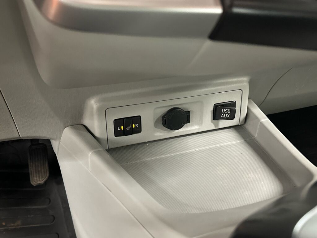 Toyota Prius+ 2013 Musta