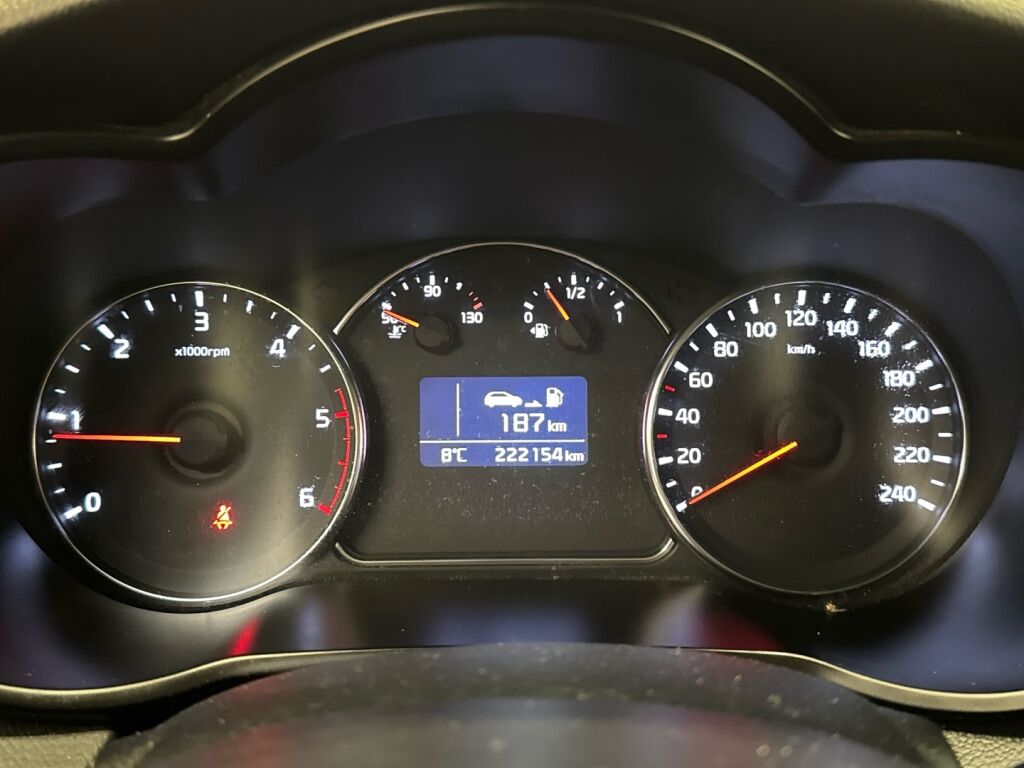 Kia Carens 2013 Ruskea (beige)