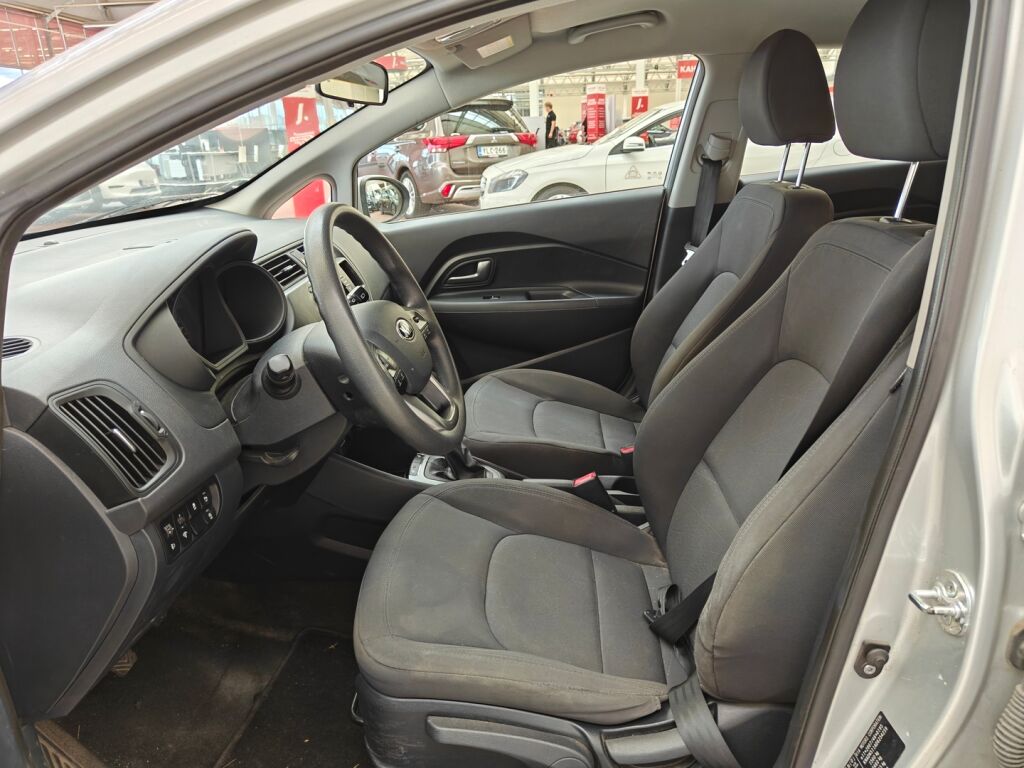 Kia Rio 2013 Hopea