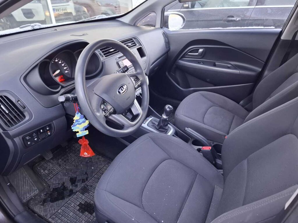 Kia Rio 2013 Ruskea (beige)