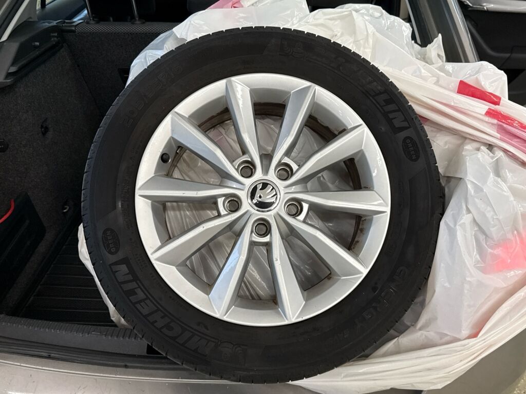 Skoda Octavia 2013 Ruskea (beige)