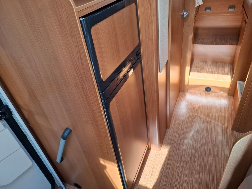 Carado T 447 2013 Valkoinen