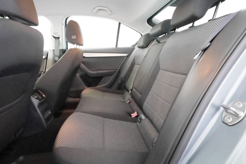 Skoda Octavia 2013 Hopea