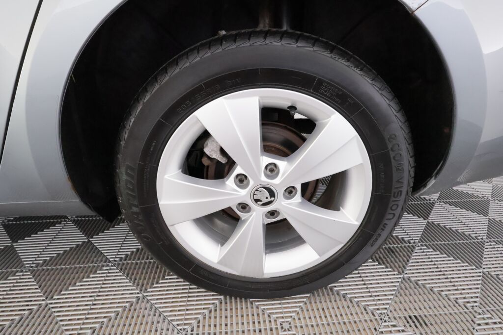 Skoda Octavia 2013 Hopea