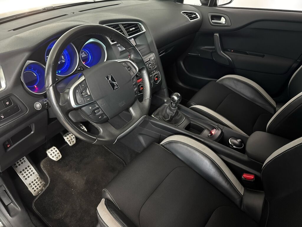 Citroen DS4 2014 Musta