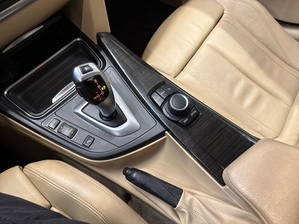 BMW 320 Gran Turismo 2013 Met.Ruskea