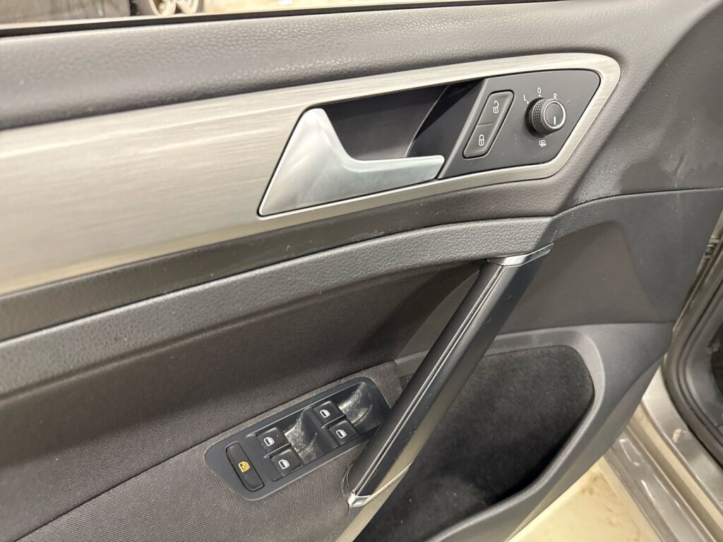 Volkswagen Golf 2014 Harmaa