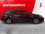 Toyota Avensis 2015 Punainen