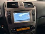 Toyota Avensis 2015 Punainen