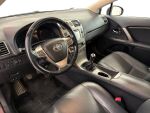 Toyota Avensis 2015 Punainen