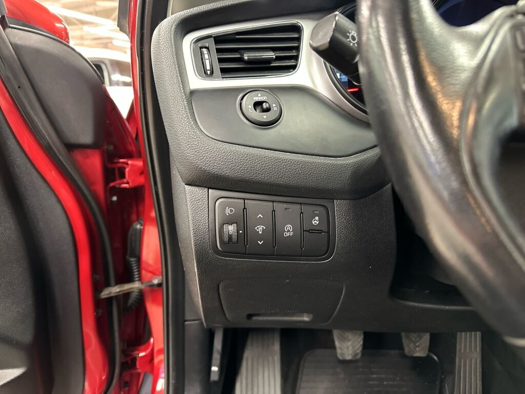 Kia Ceed 2015 Punainen