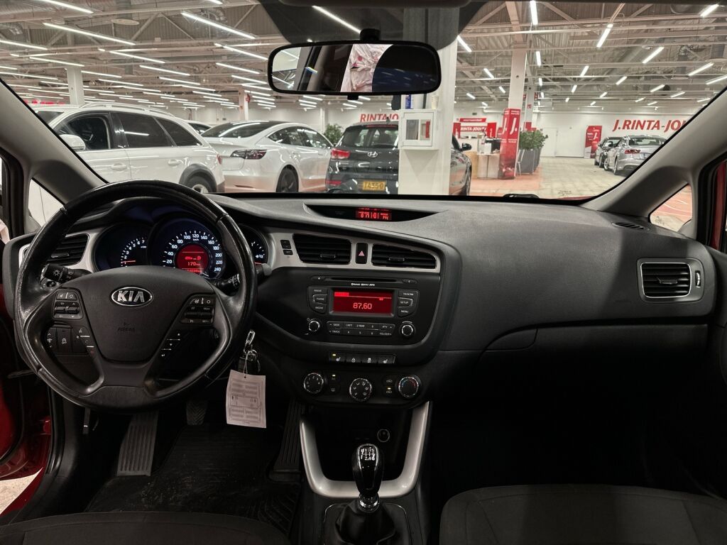 Kia Ceed 2015 Punainen