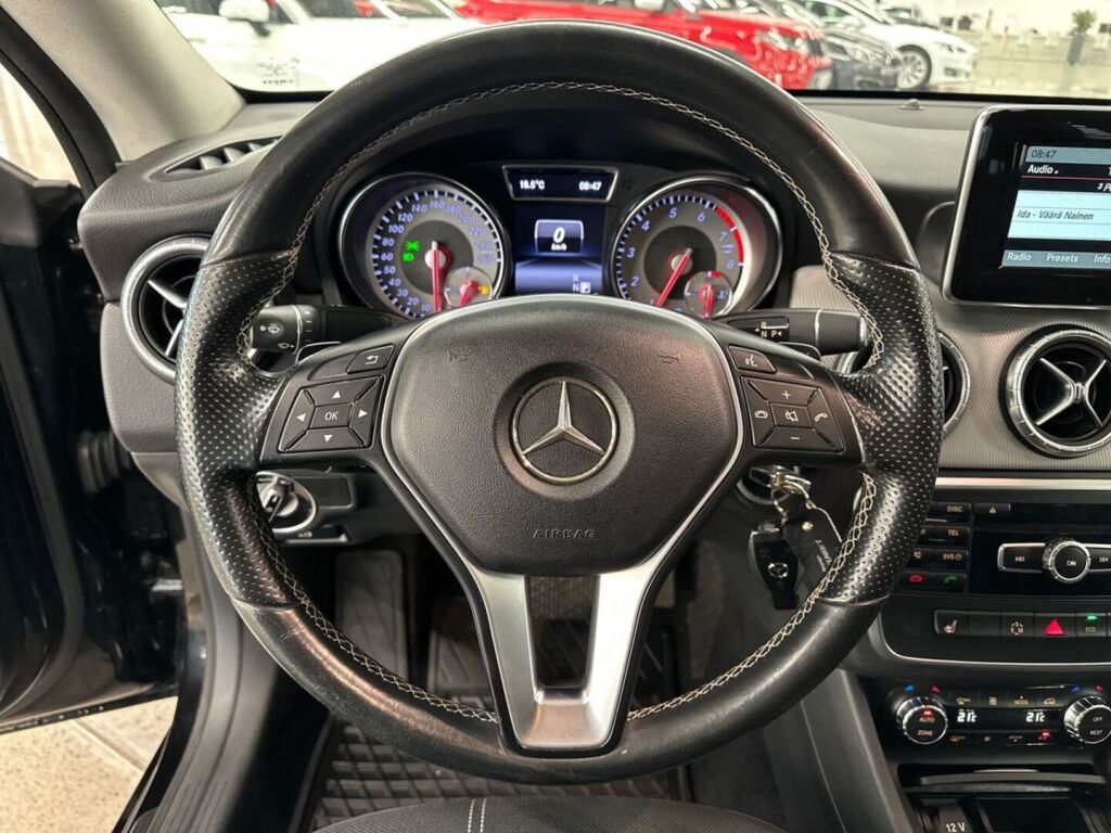 Mercedes-Benz CLA 2014 Musta