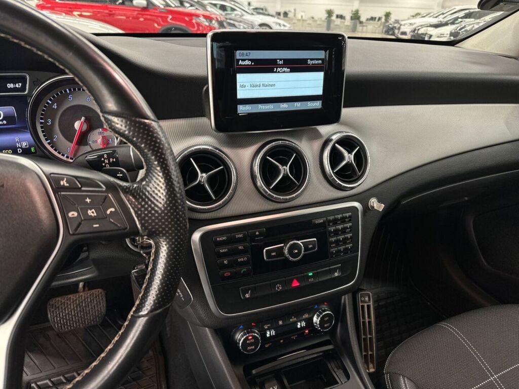 Mercedes-Benz CLA 2014 Musta