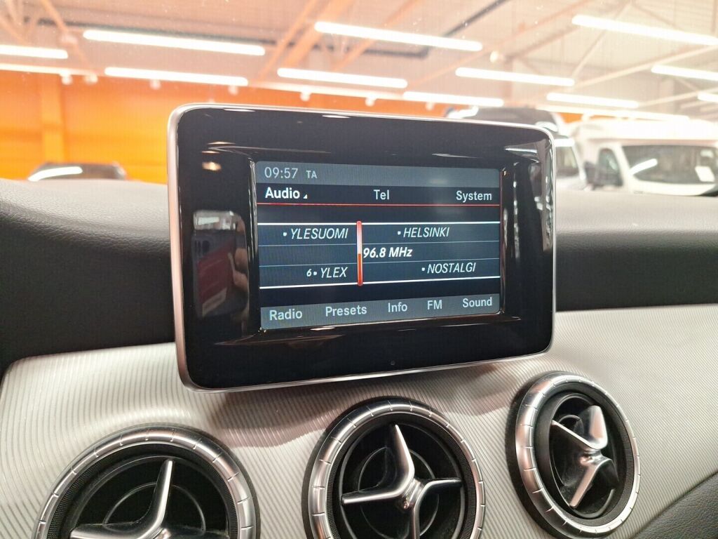 Mercedes-Benz CLA 2014 Musta