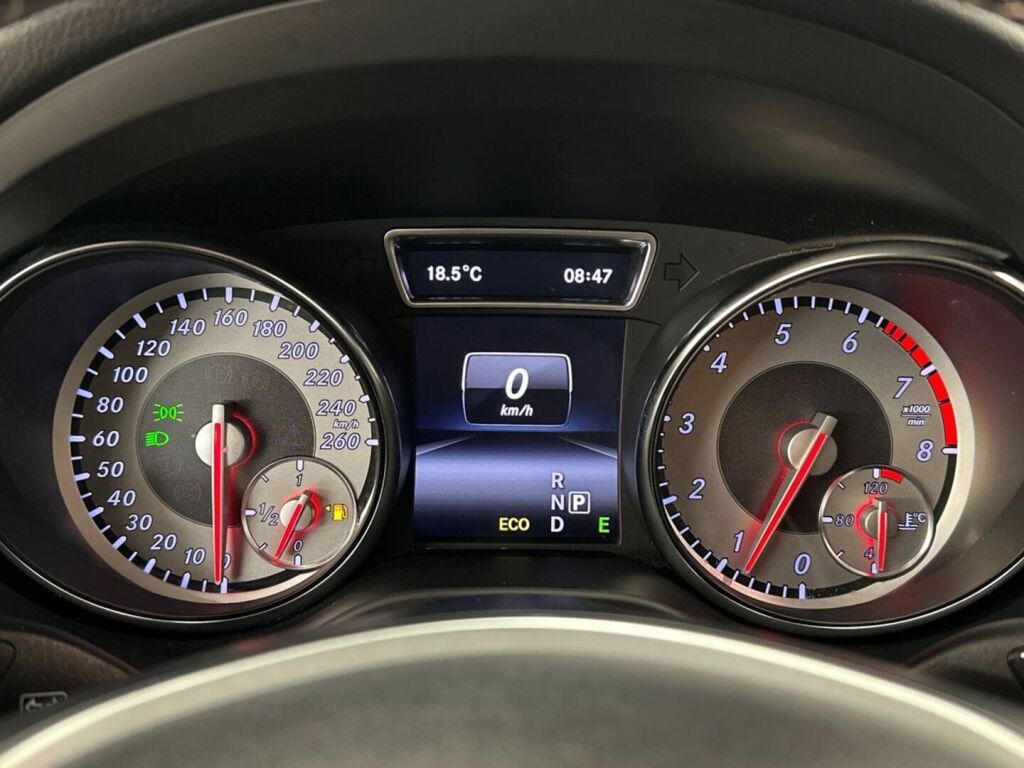 Mercedes-Benz CLA 2014 Musta