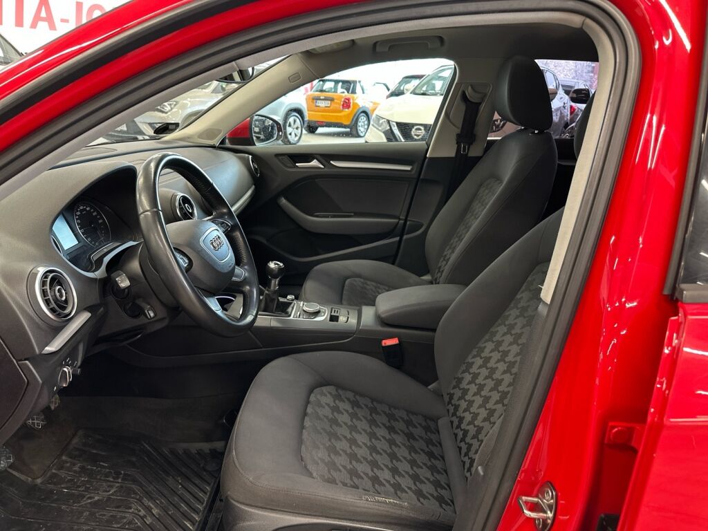 Audi A3 2014 Punainen