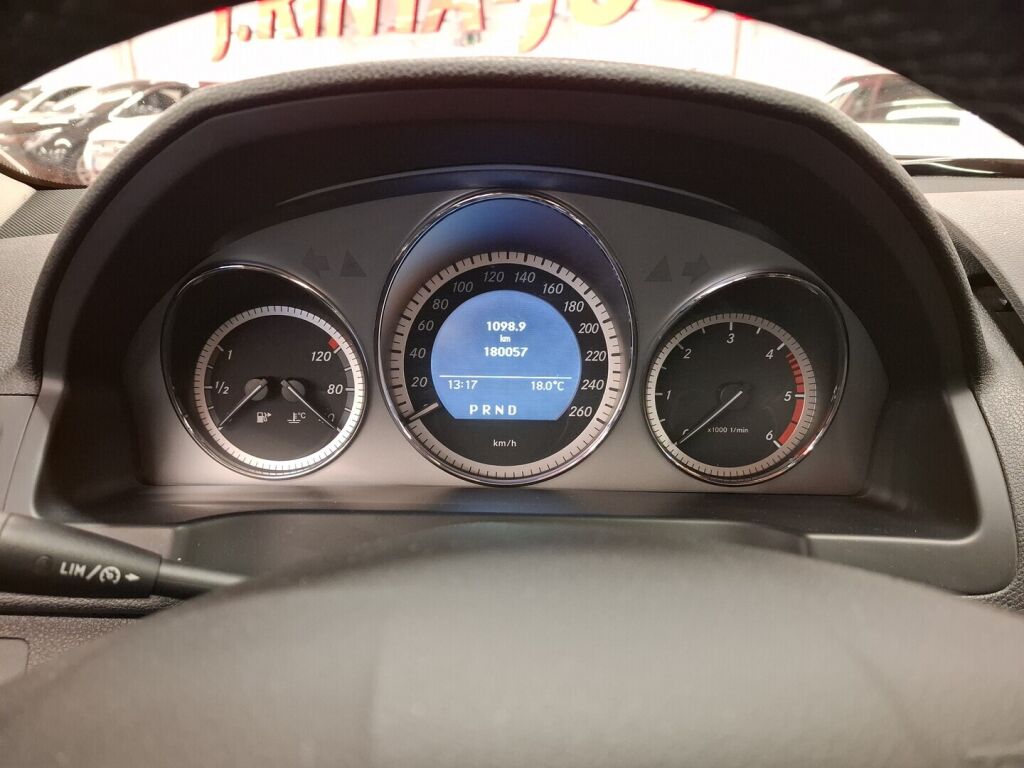 Mercedes-Benz C 2010 Musta