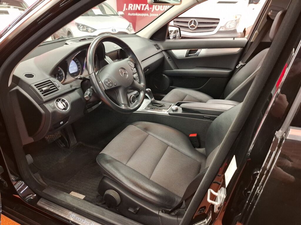 Mercedes-Benz C 2010 Musta