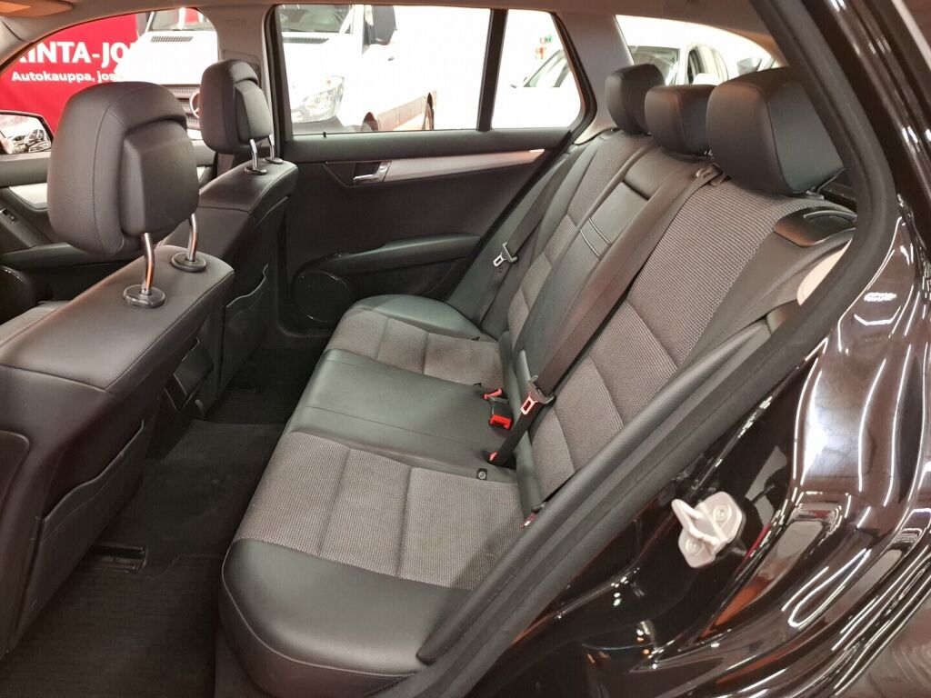 Mercedes-Benz C 2010 Musta