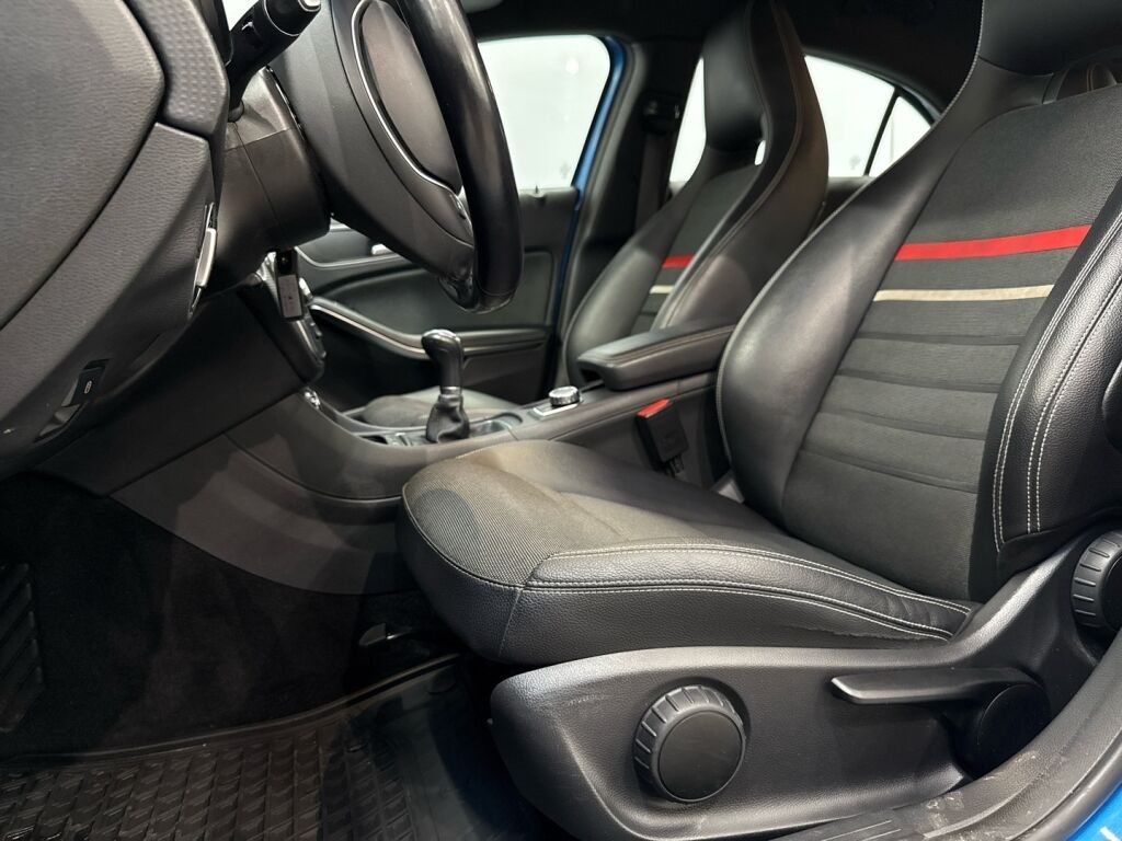 Mercedes-Benz A 2013 Sininen