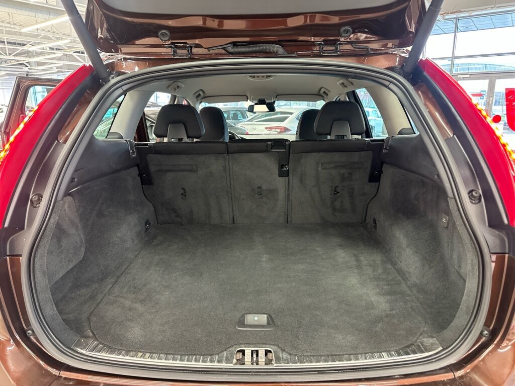 Volvo XC60 2014 Punainen