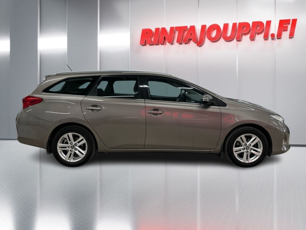 Toyota Auris 2014 Ruskea (beige)