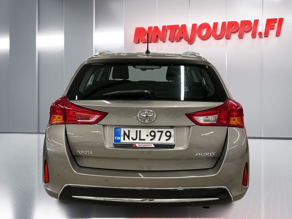 Toyota Auris 2014 Ruskea (beige)