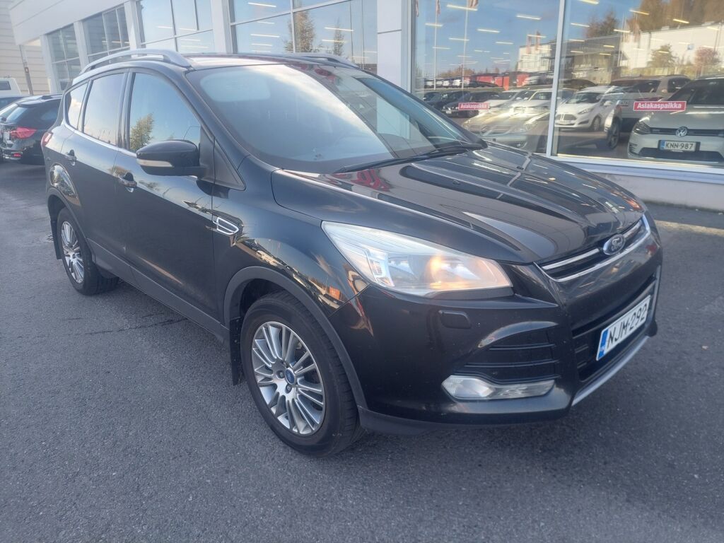 Ford Kuga 2014 Musta