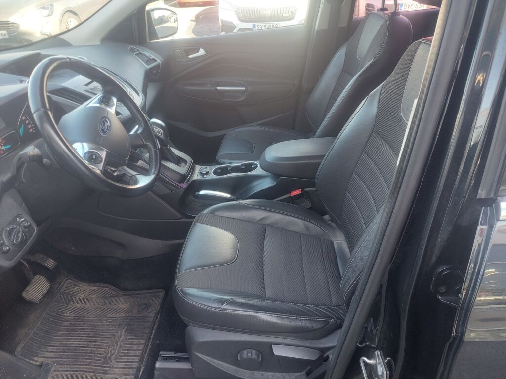 Ford Kuga 2014 Musta