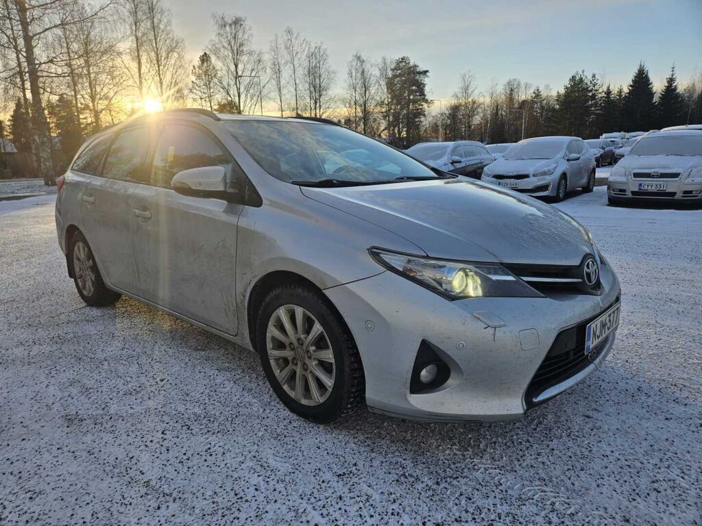 Toyota Auris 2015 Hopea