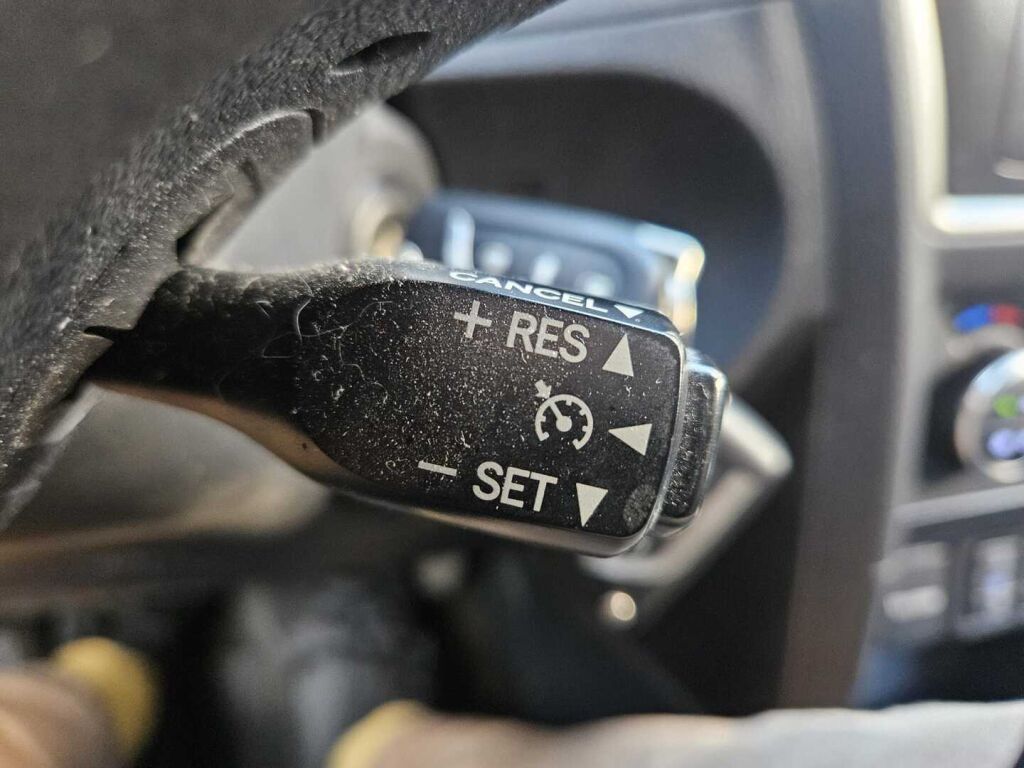 Toyota Auris 2015 Hopea