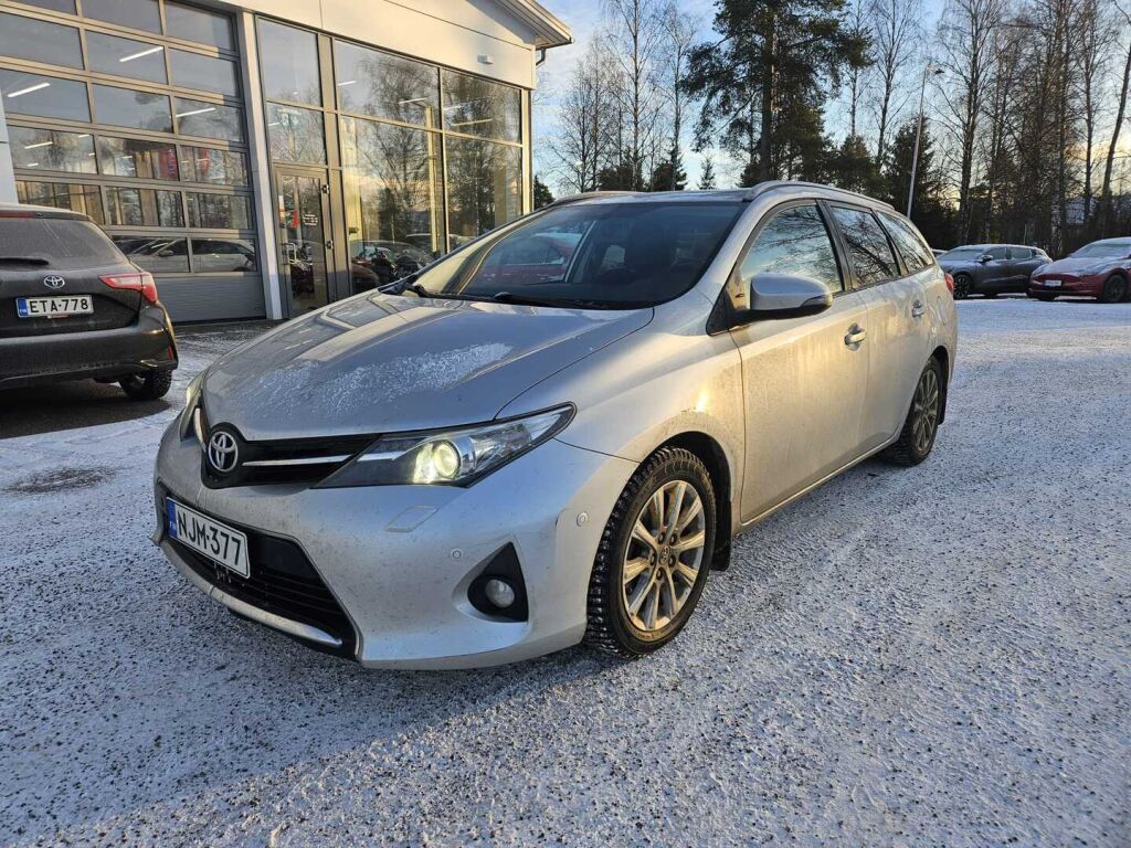 Toyota Auris 2015 Hopea