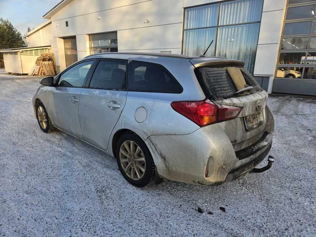 Toyota Auris 2015 Hopea