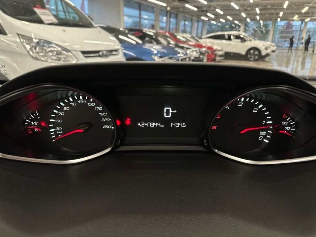 Peugeot 308 2013 Musta