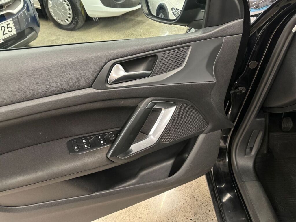 Peugeot 308 2013 Musta