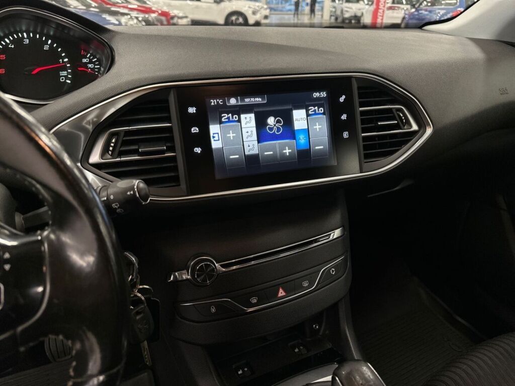 Peugeot 308 2013 Musta