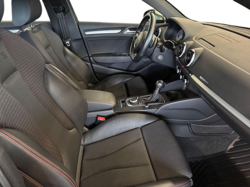 Audi S3 2015 Sininen