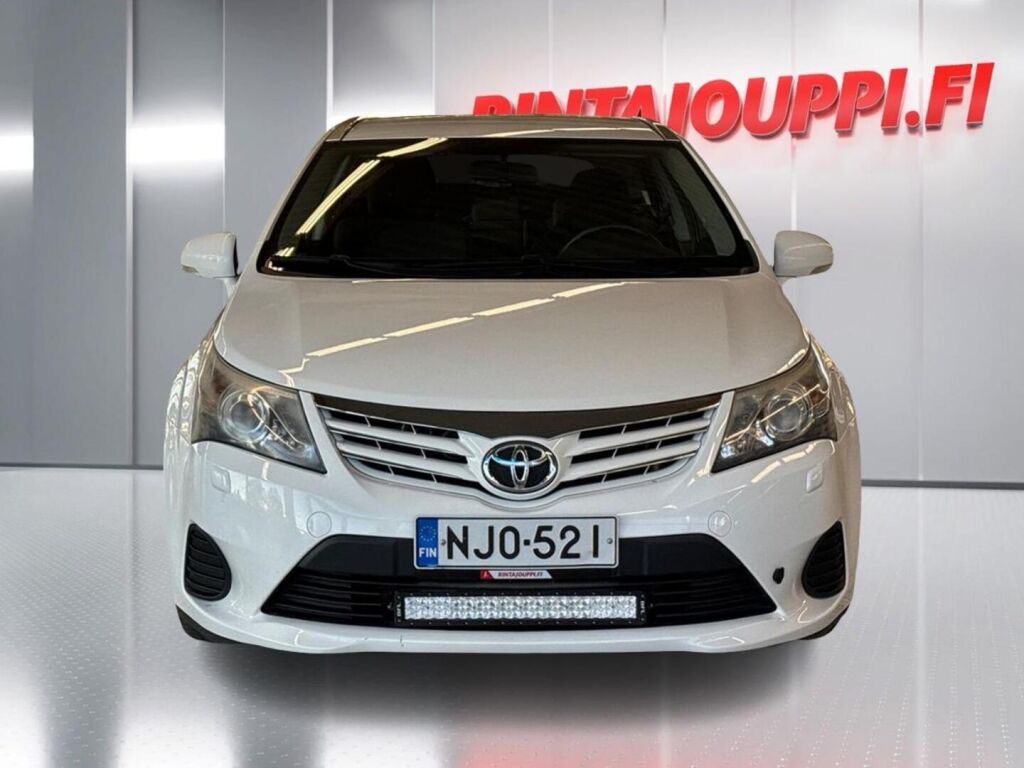 Toyota Avensis 2014 Valkoinen
