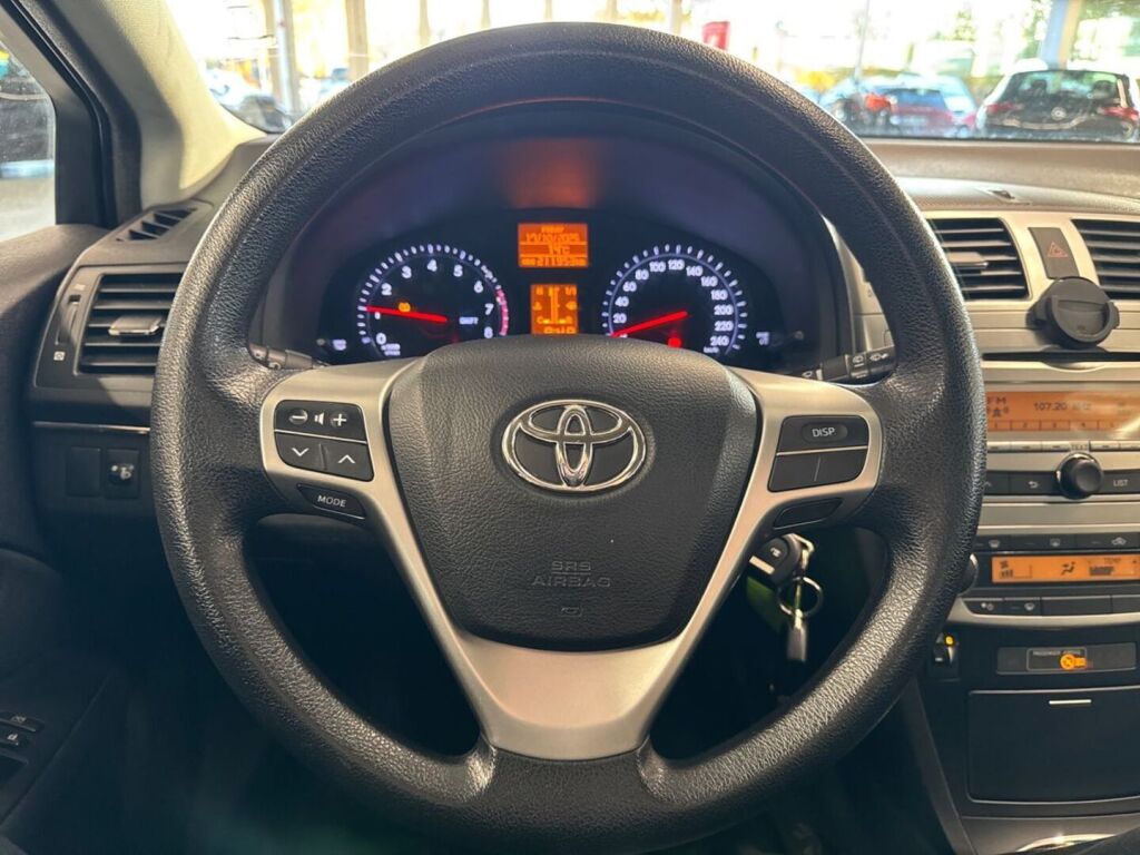 Toyota Avensis 2014 Valkoinen