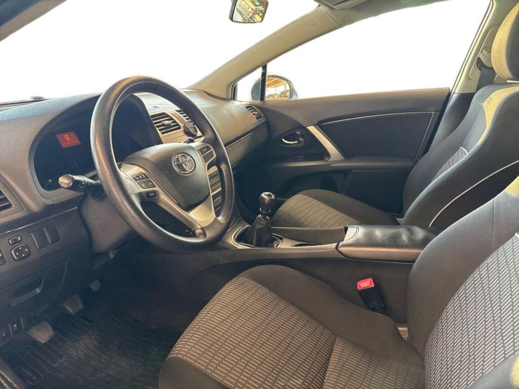 Toyota Avensis 2014 Valkoinen