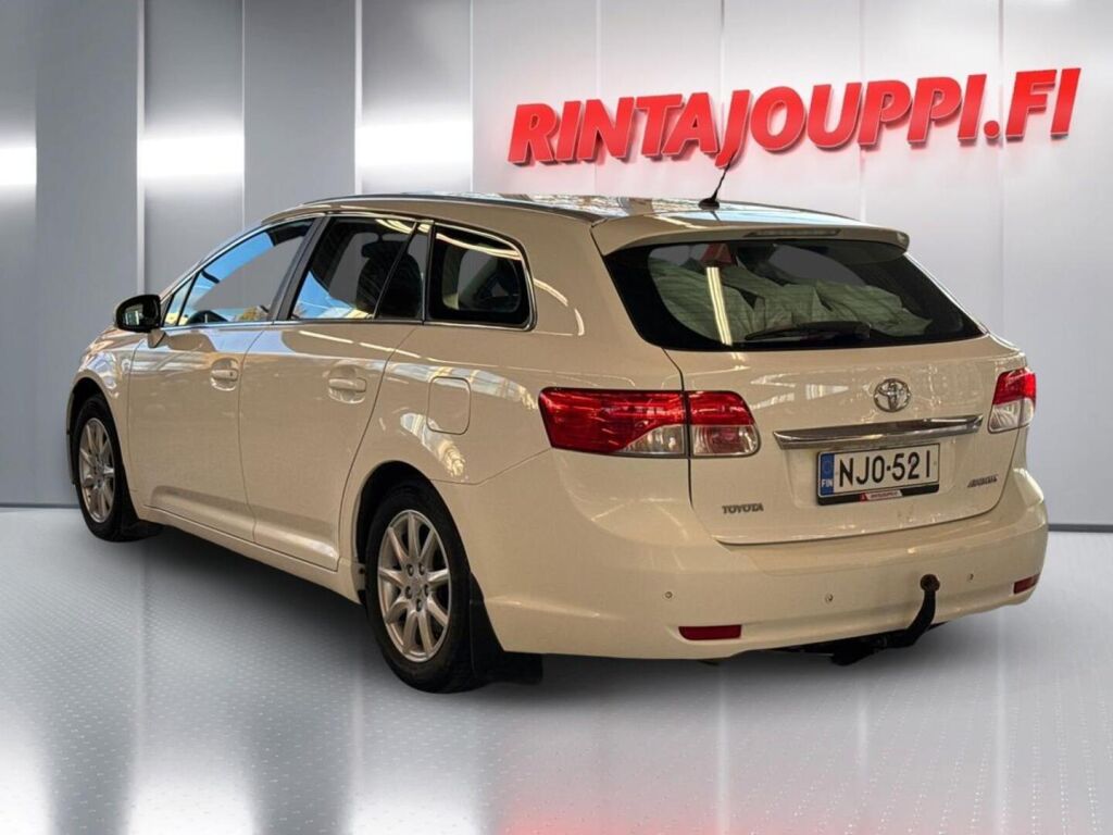 Toyota Avensis 2014 Valkoinen