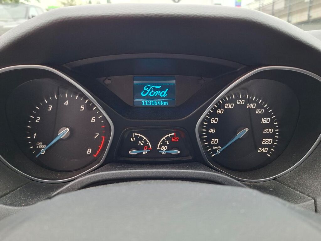 Ford Focus 2014 Ruskea (beige)